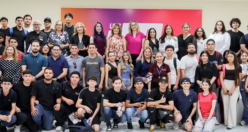 UES reconoce trayectoria y talento de universitarias con el Premio Mujer UES 2026