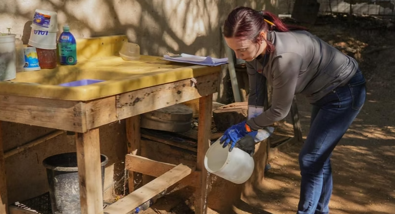 Llama Secretaría de Salud a limpiar patios para prevenir el dengue