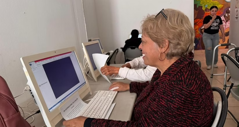 Gobierno de Sonora invita a las personas adultas mayores a clases gratuitas de computación en CEDAM