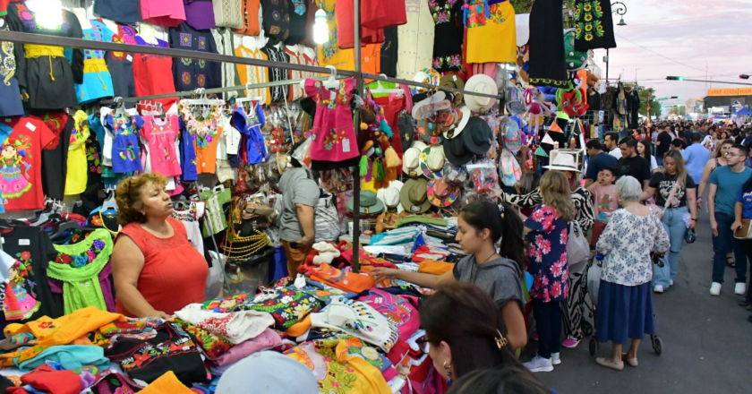 Reiteran llamado a comerciantes a tramitar permisos para Fiestas del Pitic 2026