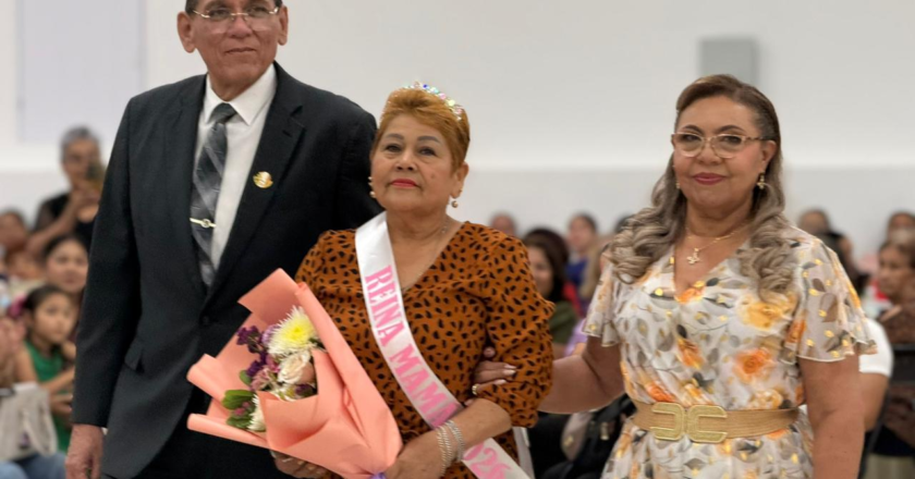 Brinda DIF Empalme alegre y concurrido festejo a las mamás