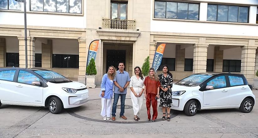 Reciben contribuyentes cumplidos los dos automóviles que se ganaron en el sorteo “En la H, ¡Cumpliendo Ganas 2026!”