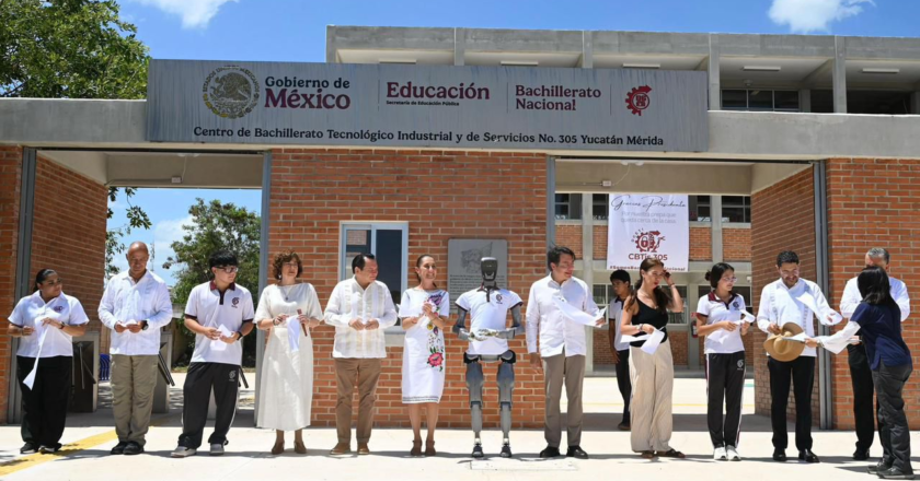 NINGÚN GOBIERNO EXTRANJERO NI LOS CORRUPTOS DE ANTES LE VAN A ARREBATAR LA TRANSFORMACIÓN AL PUEBLO DE MÉXICO: PRESIDENTA CLAUDIA SHEINBAUM DESDE YUCATÁN