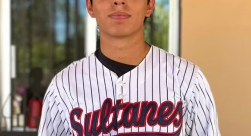 Firma alumno de Cobach Sonora con Sultanes de Monterrey