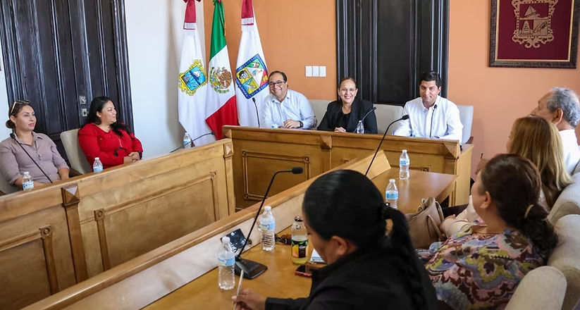 Atiende doctora Karla Córdova planteamientos de delegados y comisarios para fortalecer soluciones en comunidades de Guaymas