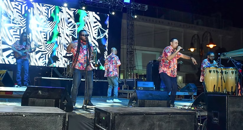Pone Toque y Tono sabor bullanguero en el escenario de la Plaza Bicentenario de Fiestas del Pitic 2026