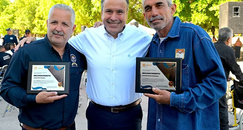 Reconoce Toño Astiazarán trayectoria y compromiso de 140 servidoras y servidores públicos municipales