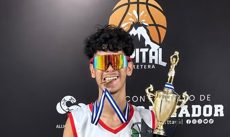 Alumno de Cobach Sonora triunfa en torneo internacional de basquetbol realizado en El Salvador