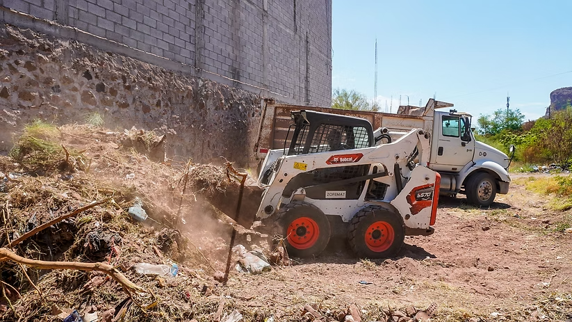 Refuerza Ayuntamiento de Guaymas limpieza profunda en arroyos ante próxima temporada de lluvias