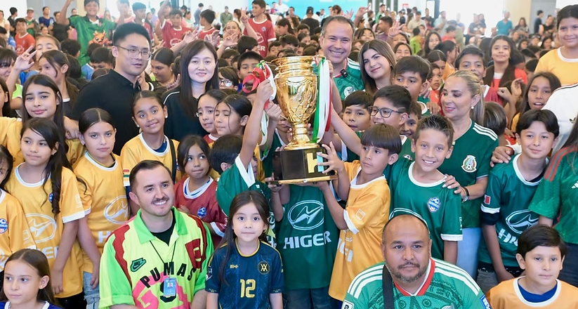 Inicia Toño Astiazarán la fiesta futbolera en Hermosillo con Mundialito H