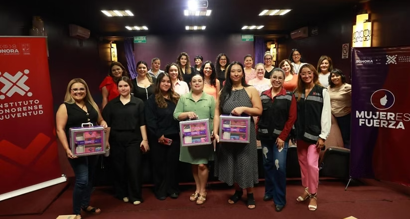 Entrega Gobierno de Sonora botiquines de Bienestar Menstrual en la Casa de la Cultura de Sonora