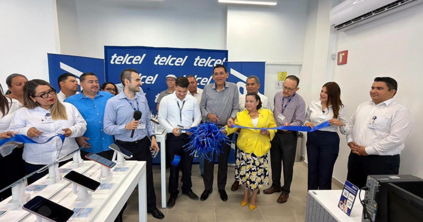Inaugura alcalde Luis Fuentes Oficina de Atención a Clientes Telcel en Empalme
