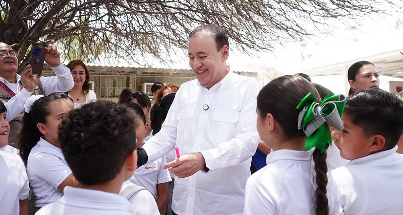 Bazar Escolar de DIF beneficia economía de familias para siguiente regreso a clases