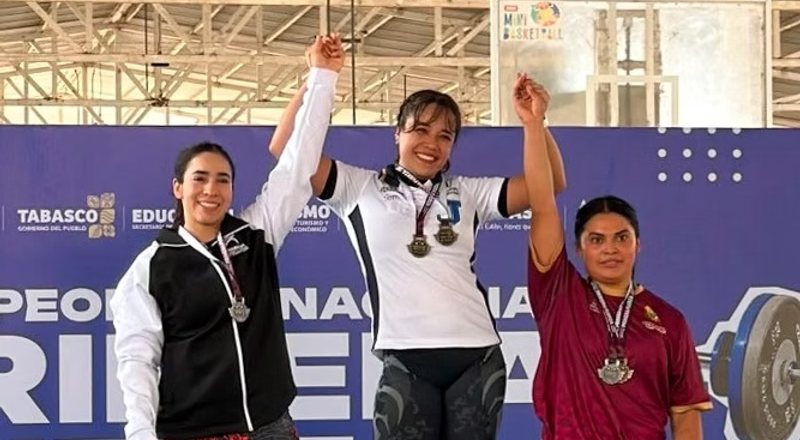 Atletas de la UES destacan en Campeonato Nacional de Primera Fuerza de Levantamiento de Pesas