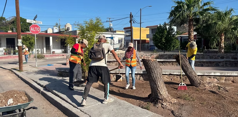 Lleva Ayuntamiento de Guaymas limpieza integral y mejoramiento urbano a Las Villas