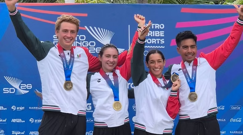 Triatleta sonorense Rosa Tapia conquista oro en relevos mixtos y finaliza con 3 preseas en JCC