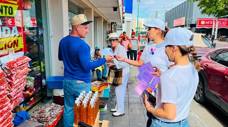 Comparte SSPC información preventiva a locatarios del Mercado Municipal de Hermosillo