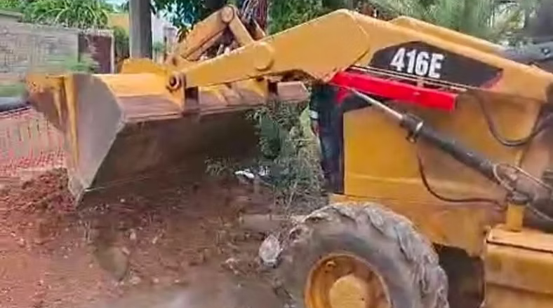 Continúan trabajos de rehabilitación del colector sanitario de 36 pulgadas en la colonia Sahuaro de Hermosillo