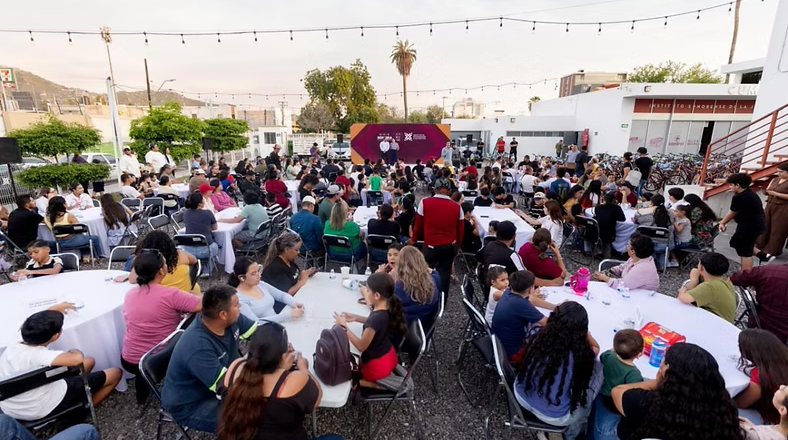 Gobierno de Sonora entrega bicicletas a jóvenes de los Centros de Bienestar Juvenil