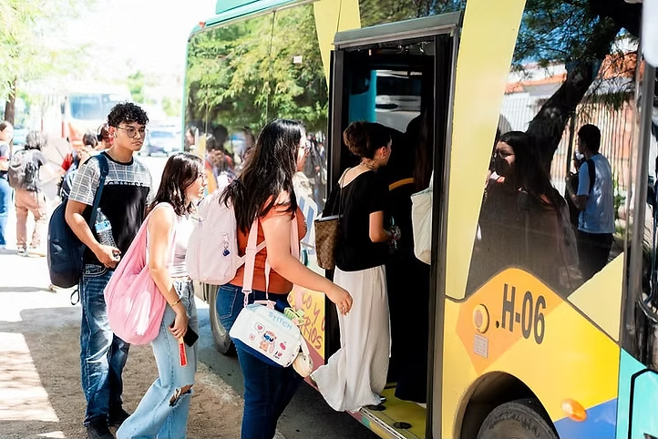 Fortalece H Bus horarios de mayor demanda en beneficio de estudiantes universitarios