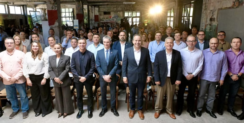 Toño Astiazarán junto a HCV y empresarios apoya con capital semilla a emprendedores en innovación