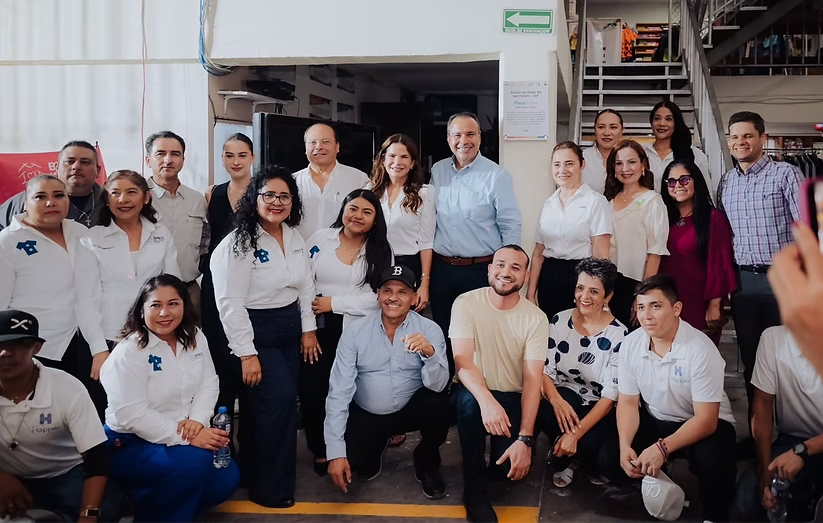 Apoyan Toño Astiazarán y Patty Ruibal a 88 asociaciones altruistas con paneles solares para ahorro de luz