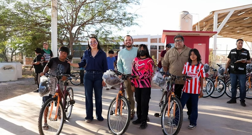 Gobierno de Sonora lleva jornada de atención y apoyo a jóvenes de Punta Chueca