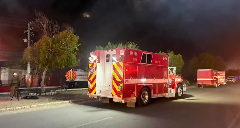 Atienden Bomberos de Hermosillo incendio en sector del Parque Industrial
